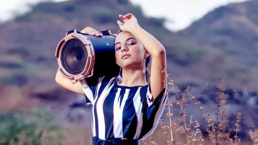 SingerKaki's tweet photo. #Singer #Performer - KAKI aka Hema Dangi at https://t.co/nXjZwMHc6t
Visit Profile At Talentsofworld: https://t.co/WmIuZ7zWya
Concept : #talentsofworld #Production #talentonlinetv #9xmtv
Editing by - @kanantiwaritow https://t.co/72mRAh8UDt
