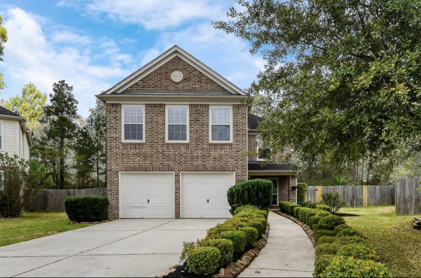 AshlytheRealtor's tweet photo. https://t.co/NzOmzR4rWy Beautiful home located on a large corner lot in Spring Trails Subdivision.  Call me for your showing today. 832-998-7427 #springtrails #3Bedroom #homesforsale https://t.co/iKPBS0iq1l