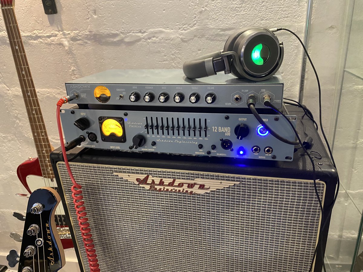 guitaramp's tweet photo. #ashdownengineering #spotthevu #preamp#metersmusic https://t.co/W4BPTYTUka