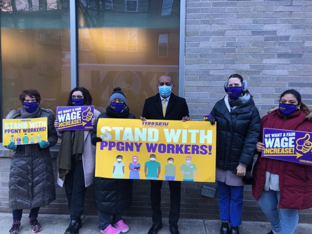 QnsBPRichards's tweet photo. During the #COVID19 pandemic, @1199SEIU @PPGNYUnion healthcare workers at Planned Parenthood have gone above and beyond serving our families. 

It's imperative that a fair, dignified deal be reached immediately that honors the work of these heroes. https://t.co/He5mcMI5fw