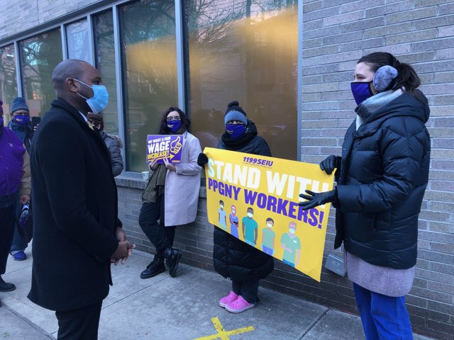 QnsBPRichards's tweet photo. During the #COVID19 pandemic, @1199SEIU @PPGNYUnion healthcare workers at Planned Parenthood have gone above and beyond serving our families. 

It's imperative that a fair, dignified deal be reached immediately that honors the work of these heroes. https://t.co/He5mcMI5fw
