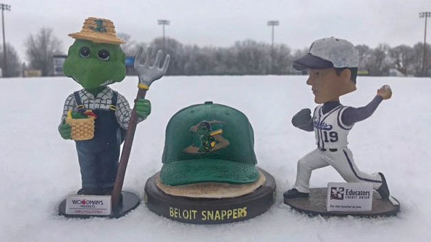 beloitskycarp's tweet image. Celebrate #NationalBobbleheadDay with some free bobbleheads.

Hit retweet. We might send you one.*

*Snow not included.