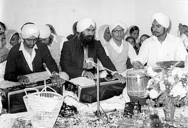 __Interfaith__'s tweet photo. #Kirtan is a #Sanskrit word that means "narrating, reciting, telling, describing" of an idea or story, specifically in #Indian #religions.
https://t.co/HabCZrAEWd #IFMWM https://t.co/kcscq3WAW9