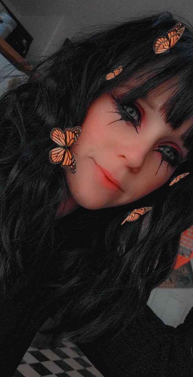 tiny_tana_'s tweet photo. Unapologetically me🖤 https://t.co/rb7N30hgwD