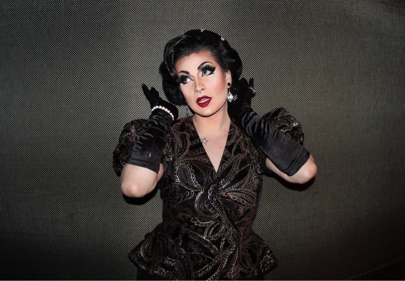 debbiefoxdrag's tweet photo. Officially over it and ready for change!
Photo: DJ Bryan NYE at @sidetrackbar
#TeamDebbie #BusyDragQueen #DebbieFox #Foxtails #BoystownsSweetheart #PinUpOfHalsted #ChicagosMouseketeer #Chicago #NorthHalsted #Nightlife #Pinup #ClubKid #CampQueen #CampyQueen #Drag #DragQueen https://t.co/WJB31SPlPA