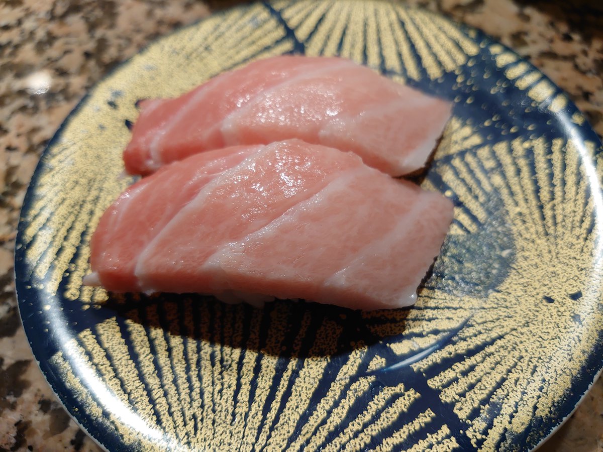 グルプロ 根室花まる Kitte丸の内店 東京駅 北海道の新鮮なネタを味わうことができます 二階建てのメニューは ネタが二重になっているのでお得です 1時間以上待つこともある人気店です 根室花まる 回転寿司 東京駅 丸の内 Kitte グルプロ