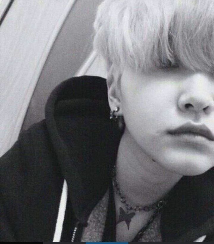 MinHansang's tweet photo. I have to say I miss him so much too 💜 good things take time I guess ☯️ #SUGA https://t.co/2FS4WgohwA