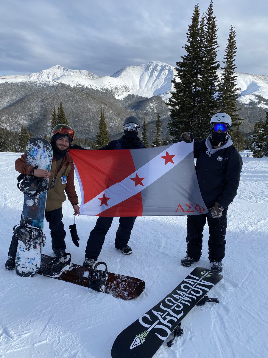 AlphaSigUCCS's tweet photo. Some of our brothers hit the slopes today and brought the flag with! Well done boys!

#alphasigs #alphasiguccs #winterpark #brotherhood #repasig https://t.co/R2kZN7Z3z8