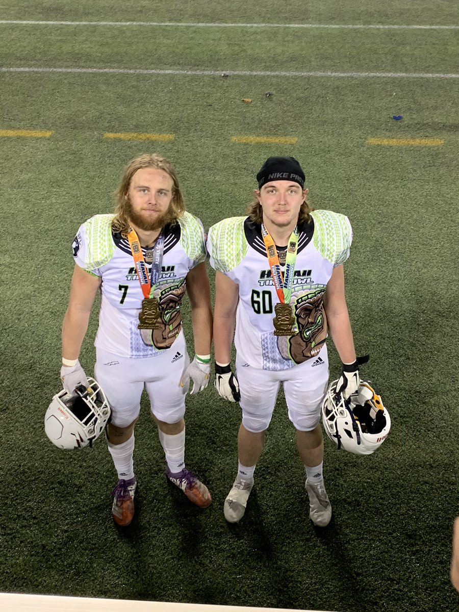 Walker_Cole15's tweet photo. Great time with @LegacyFootball brother @Austin2885 at the @HawaiiTikiBowl. And the win@! https://t.co/P3m9Gxygs8