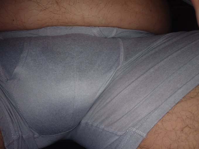 Getting a hand... 🙈 https://t.co/EI2BnHszXd