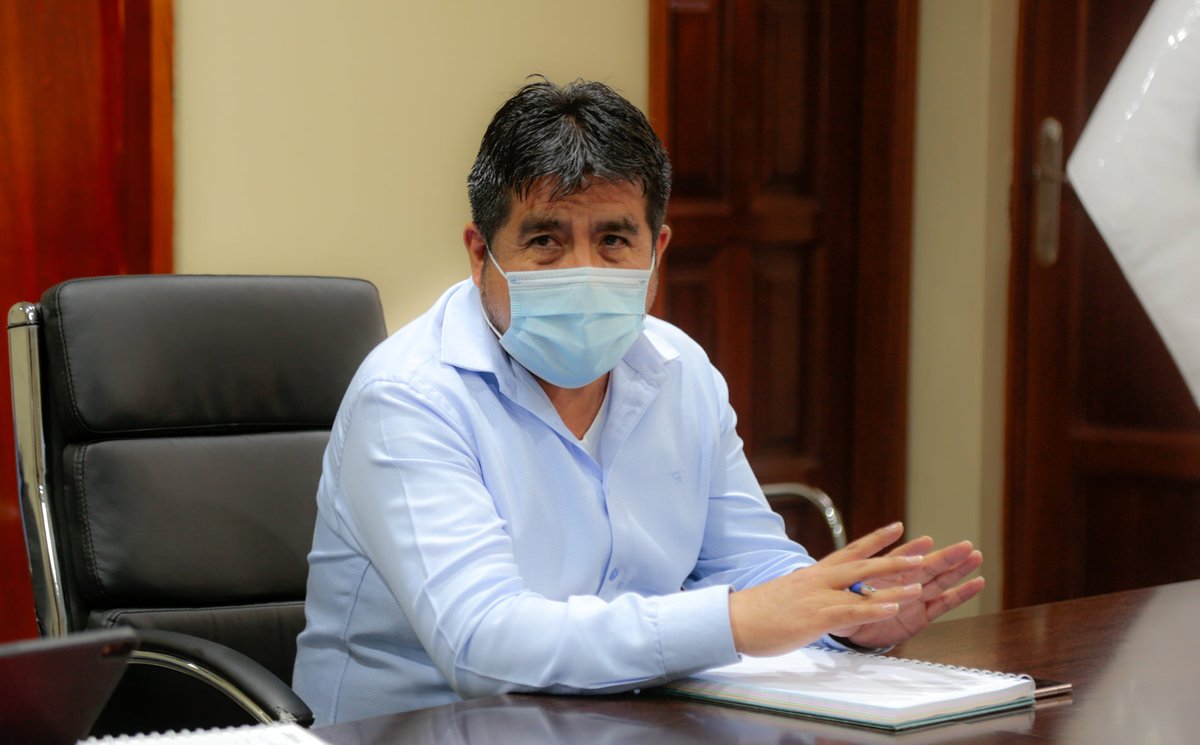 GoreAyacucho's tweet photo. 🤝#AtenciónDemandas | La gobernadora regional (e), Gloria Falconí Zapata, junto al gerente general, Wilheml Oré y el director del #Prider, se reunieron con las autoridades del distrito de #Tambillo – #Huamanga a fin de escuchar sus demandas. https://t.co/a4PLUPO3vC