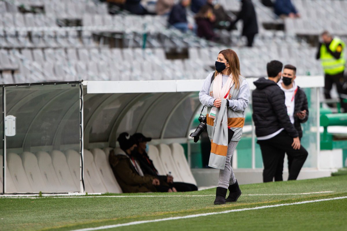 CharoTobajas's tweet photo. 📸💚 Y por ahí andamos... Debajo de tanta capa hay un poquito de mi ...🤣⚽️
#CórdobaCF #CopaDelRey  #FríoPolar #CCFGetafe  #Photography #Blanquiverde #PhotoOfTheDay #Football #Footballphotography #InstagramPhoto https://t.co/mNK4WfS0iq