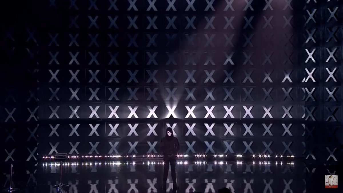SamWLDay's tweet photo. Sharing this extraordinary performance from @IamSPELMANN @IamMagicianX on Christmas Day - https://t.co/CNpmEQltA1 via @YouTube
@bgt #marcspelmann #magicianx #BritainsGotTalent https://t.co/R8Nzq0105u