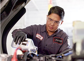 FusoTruck's tweet photo. Routine #maintenance is important to keep your #FUSO truck running efficiently, especially during the upcoming winter months. Make an appt. now to use one of the 10 Free Oil Changes provided to you for purchasing a new #FE GAS truck. https://t.co/NerE4n5wl0 #ComesStandard https://t.co/1uoiUdSZcH