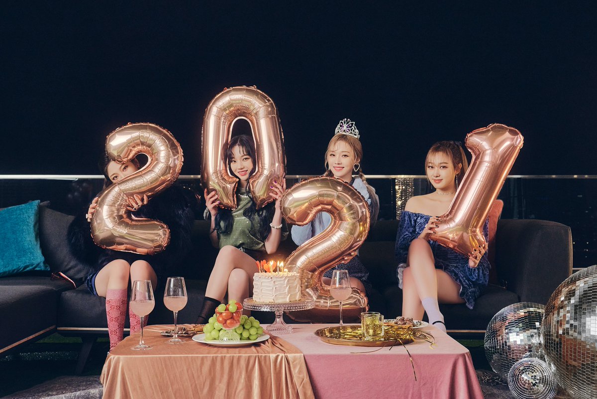 MYs, I am so proud that we were able to achieve this amazing milestone!! Thank you to everyone who helped aespa break a new record today

We started off 2021 with a bang, and I'm so excited to achieve even greater things this year!

Now, we wait for techwear..

#BlackMamba100M