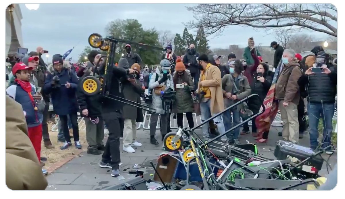 Video of protesters destroying reporting equipment by Em Nguyen  @emnewsDC https://twitter.com/EmNewsDC/status/1346952692829024257