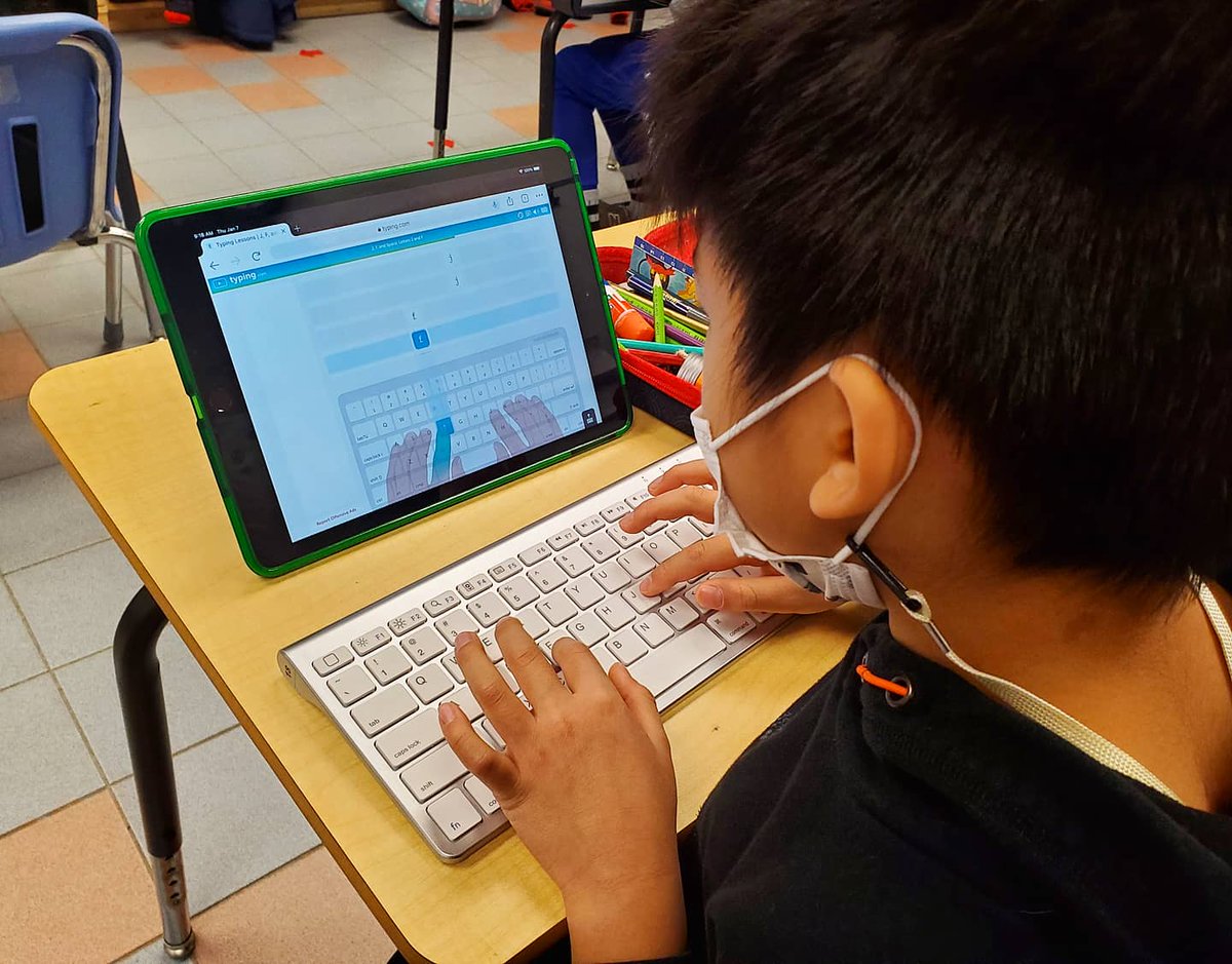 Madrona_School's tweet photo. Productive use of tech is important to our school. Check out our Grade 3s practicing typing for Language Arts! β¨π±π
.
#madronamagic #typing #practicalskill #practice #languagearts #grade3 https://t.co/tWphLeMcEl