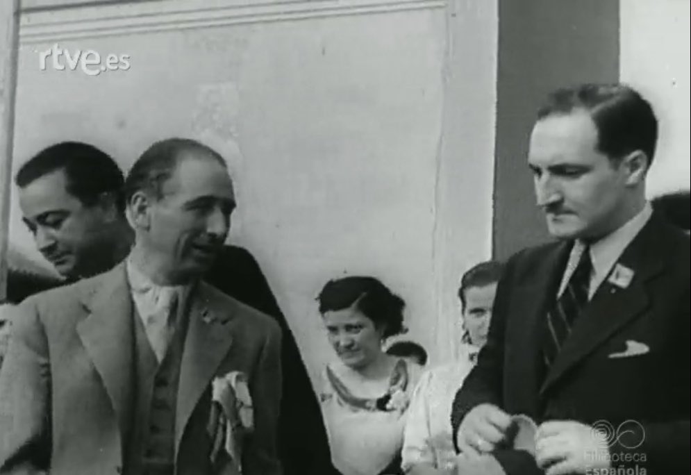 KikeAmonarriz's tweet photo. RTVEren NODOren artxibo historikoan gerra garaiko EHko 25 bideoko sorta ikusgarria dago. Ikusteko bilatzailean “Vascongadas” sartu (Gehienak ez daude Euskal Filmotekan): Gernika, Fronteko irudiak, Elai-Alai, Agirre lehendakaria, Irujo, Monzon, Macià...
https://t.co/zNkH0BNeVT https://t.co/azNDxLu7E4