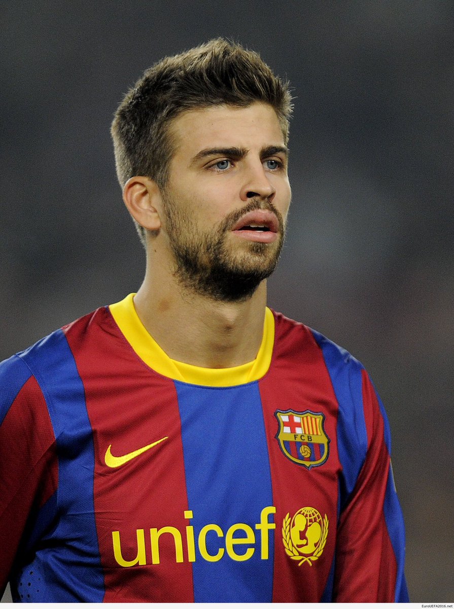 Ramos 2017             Piqué 2011