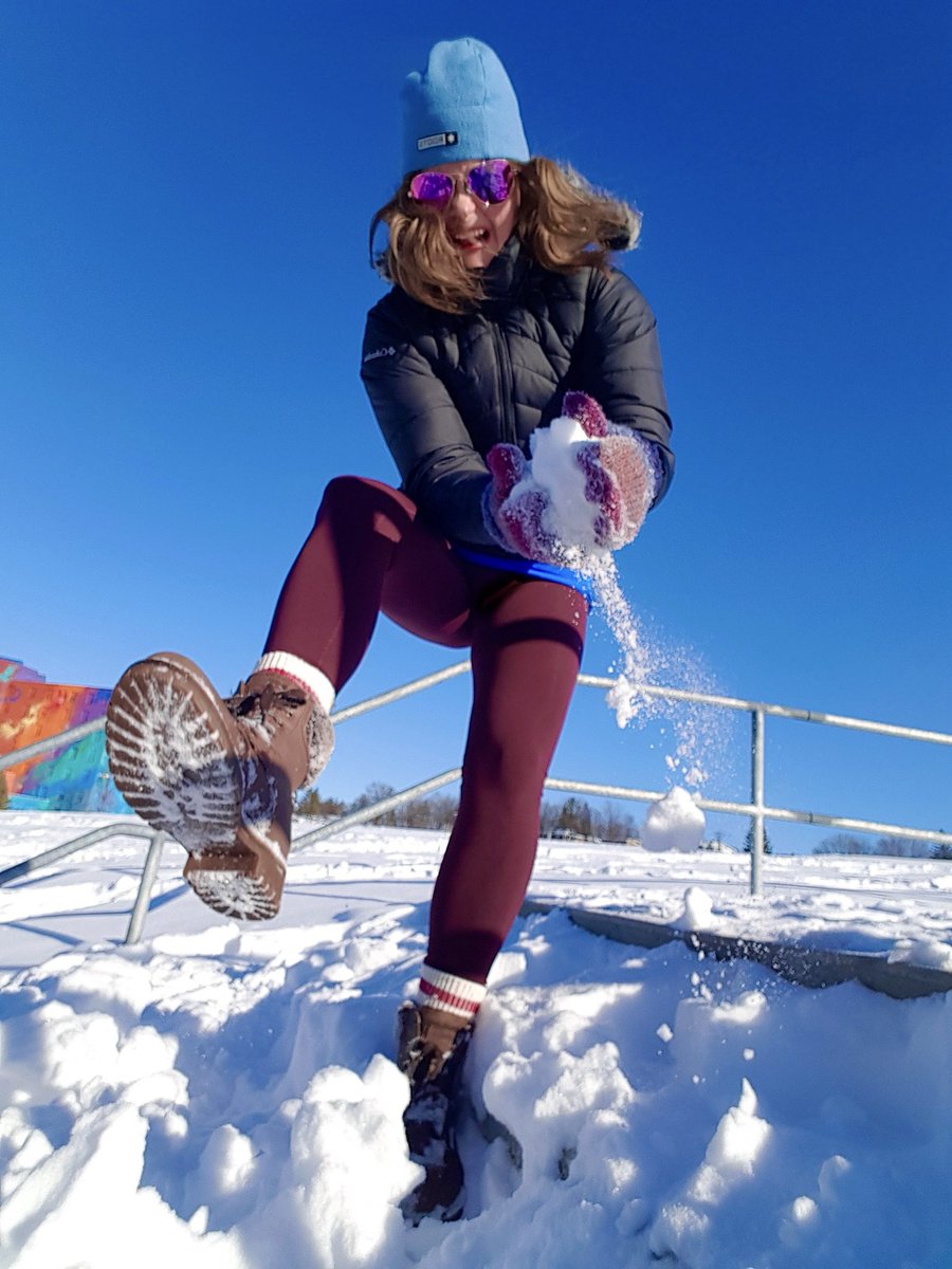HeyItsMeMissJT's tweet photo. Close to Heaven, down to Earth. The outdoor excitement is real. #SoakingUpTheSun Sunny Side Up! 🌞 #NothingButBlueSkies #HelloSunshine #TheFitLife #KickAssCanadianCardio #WinterFitness #WinterIsLife #AlwaysHavingFun Outside ALL day long!!! #HikeIt #MoveIt #SlayIt ❄️💜☀️☃️❄️ https://t.co/N1roF8hHql