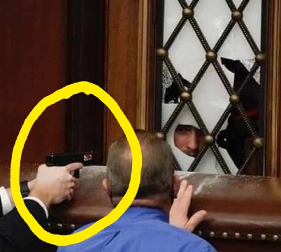 Dont tell me they can't practice restraint when they want to.  Dude didn't even have his finger on the trigger!  #SelectiveRestraint