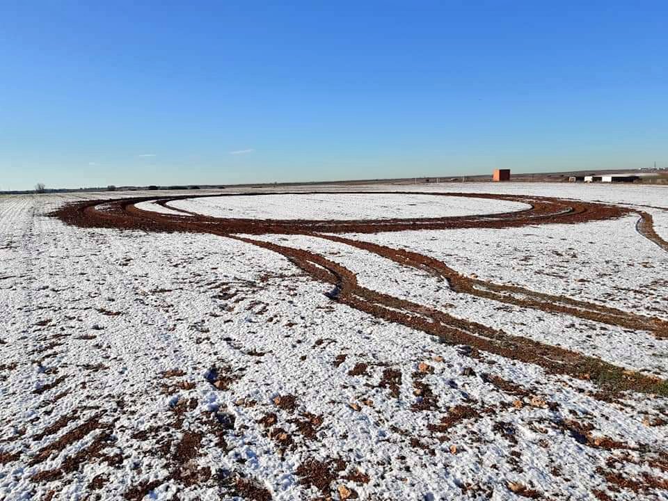 Como cada vez que nieva, mañana un ejército de tontos en quads saldrá a destrozar los cultivos que los agricultores llevan meses sembrando.