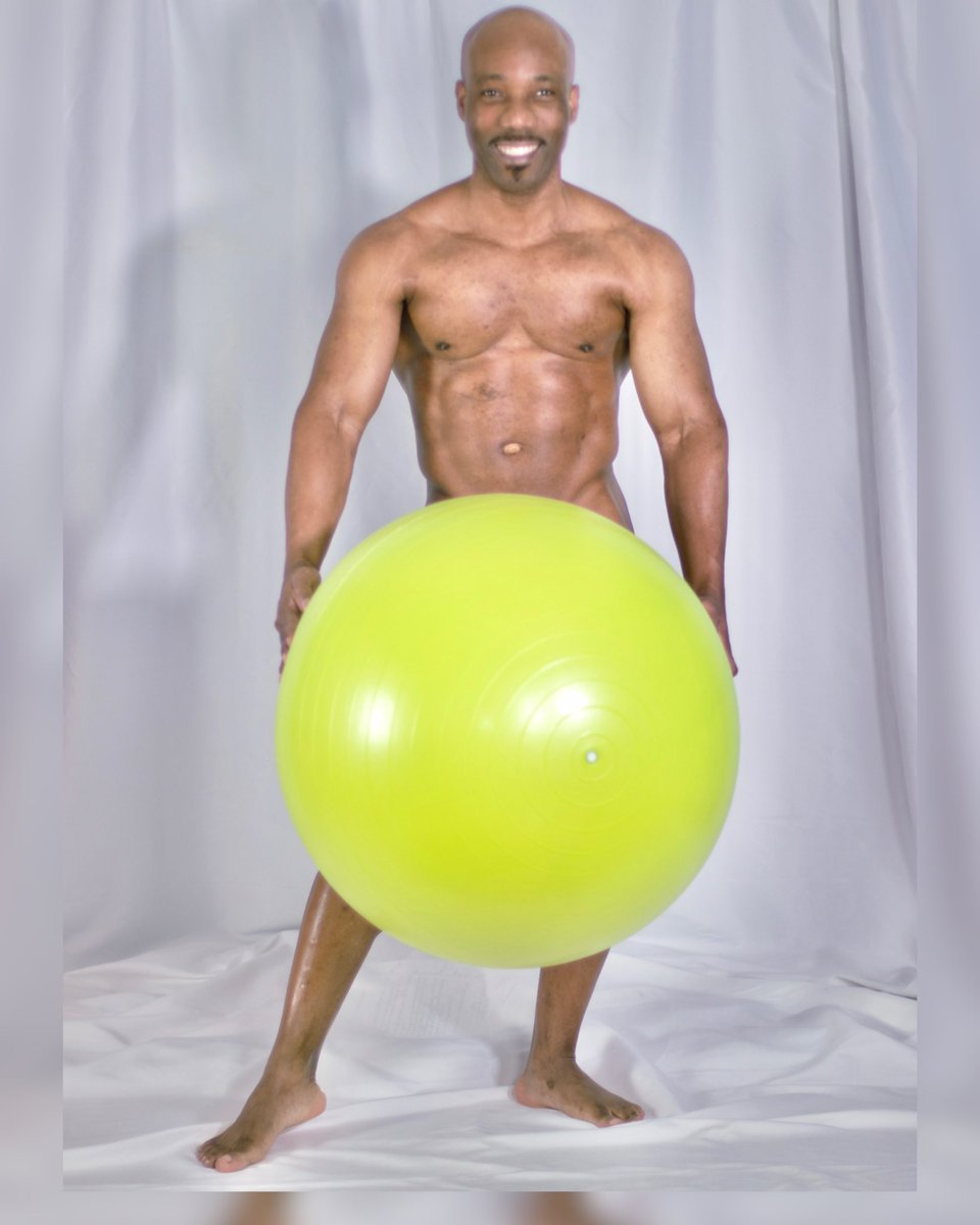 iamjcpower's tweet photo. In the midst of the chaos, it was no problem celebrating my #50 ‘s birthday 🎉! Learn my secret of longevity💪🏽 https://t.co/rc03bFHpEz #fitness #lifestyle #Birthday https://t.co/rWF40P03tp