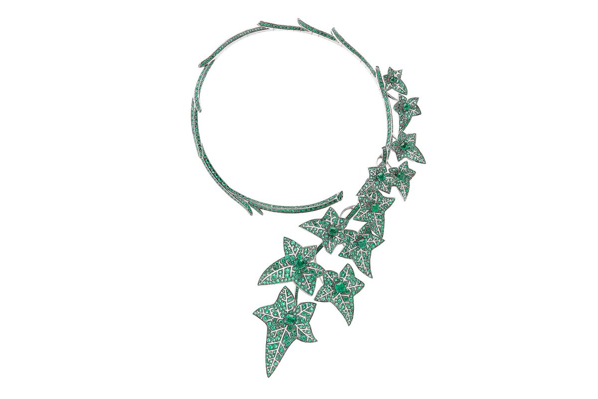 Boucheron's ivy suite. Someone made a tiara like this too, but I don't think it was them? Anyway, English ivy, in emeralds, earrings and necklace. Harry should have gotten these for Meghan. Haha.