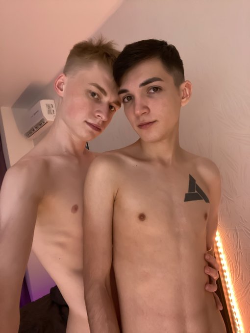 Guys, you can really help!  Vote for us in the MV Awards for MV Duo of the Year @manyvids https://t.co/I2X41nV78u  You