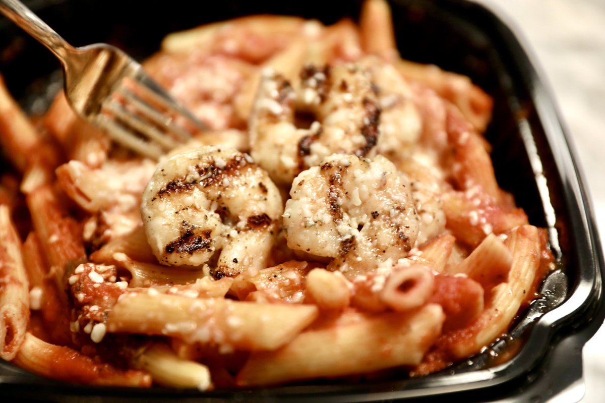 Bitesnsites's tweet photo. Well 2021 is off to a great start thanks to ๐ฎ๐น ๐ #pastaholics out of OMG ๐ณ the #carbs! Fresh pasta, salads and desserts ๐ง to your door! This is a delivery only ๐ concept order tonight order on
@grubhub @doordash @ubereats #pasta #spaghetti #italianfood @KitsyRosePR https://t.co/ehqqZi8vvA
