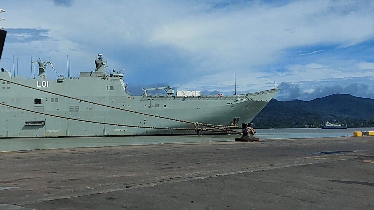 Yadra Vinaka to our #ADFVuvale onboard the #HMASAdelaide 🚢that just arrived to port in Suva 📍this morning. 
The #HMASAdelaide is here to transport more relief items & key strategic assets of Gov. across to help in rehabilitation works in affected communities in V/Levu. 🇦🇺🇫🇯