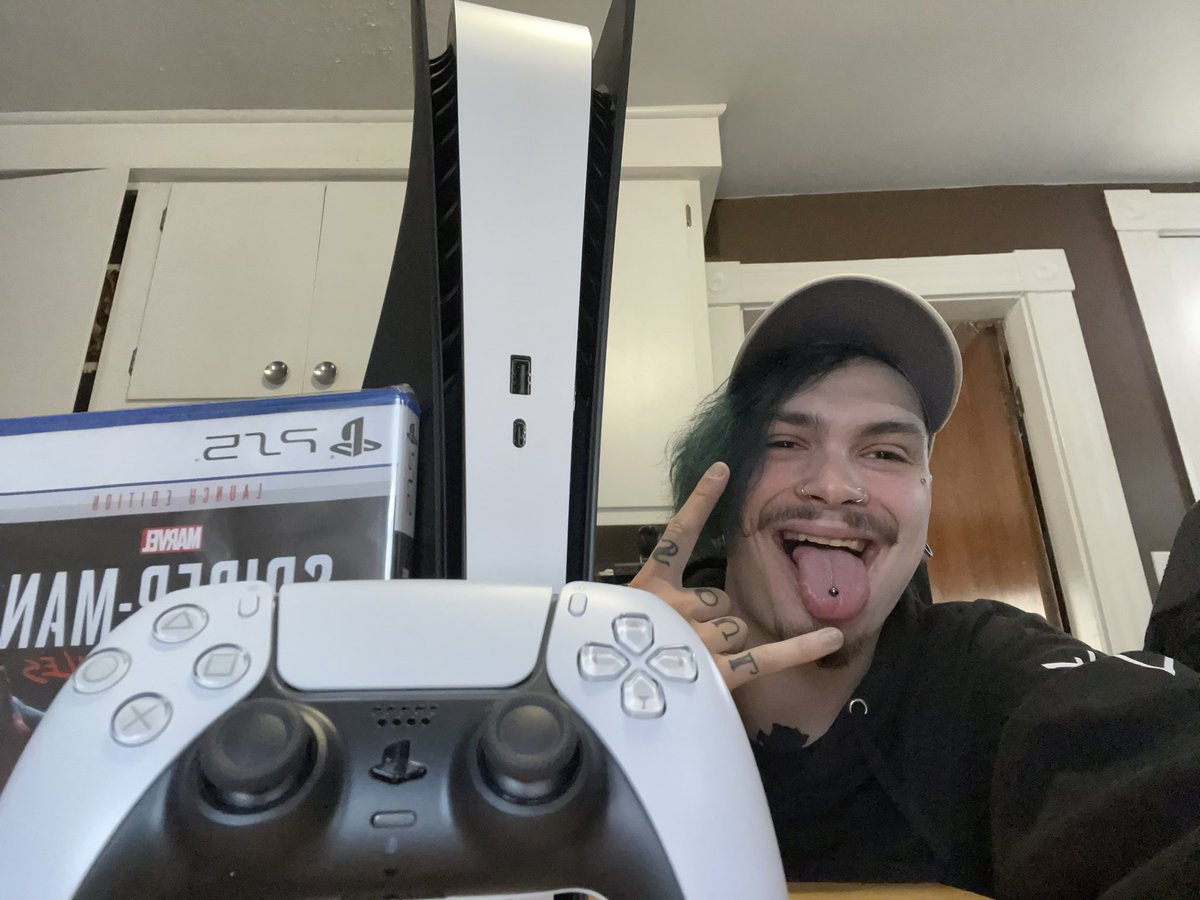 s0ur_b0i's tweet image. Its actually unbelievable to me that I can say I was fortunate enough to be the winner of a custom Playstation 5 from @dbrand and @MKBHD. You know I had to go grab Spider-man Miles Morales first thing. So incredibly blessed. Thank you.