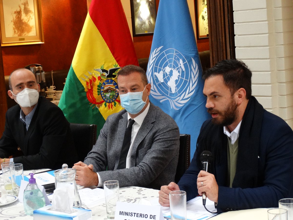 UNODCBolivia's tweet photo. 📢 #Today, with the support of @UEenBolivia, @UNODCBolivia met with @EDelCastilloDC @MindeGobierno, @MRE_Bolivia, @Pol_Boliviana, #VDSSC, @FELCN_Noticias and @UEenBolivia to strengthen #CERIAN as a regional platform to combat #drug trafficking 🇺🇳🇪🇺🇧🇴 https://t.co/Puil9f7x8i