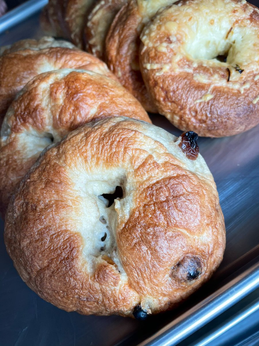 eatinglasvegas's tweet photo. 6) If you havenβt bageled your way to #VegasTestKitchen yet, then pie not? You need to get a pizza of this place...πππ https://t.co/TUGz808yzC
