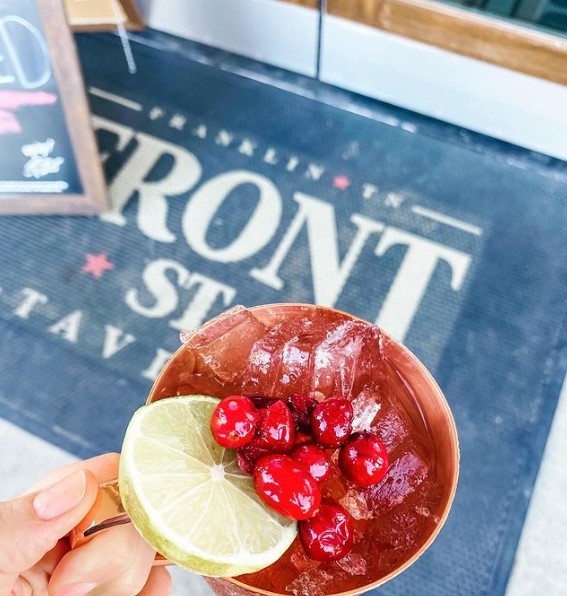 Ready for a happy hour at one of our favorite spots @frontstreettavern 🍻 
#westhaventn #westhaventowncenter