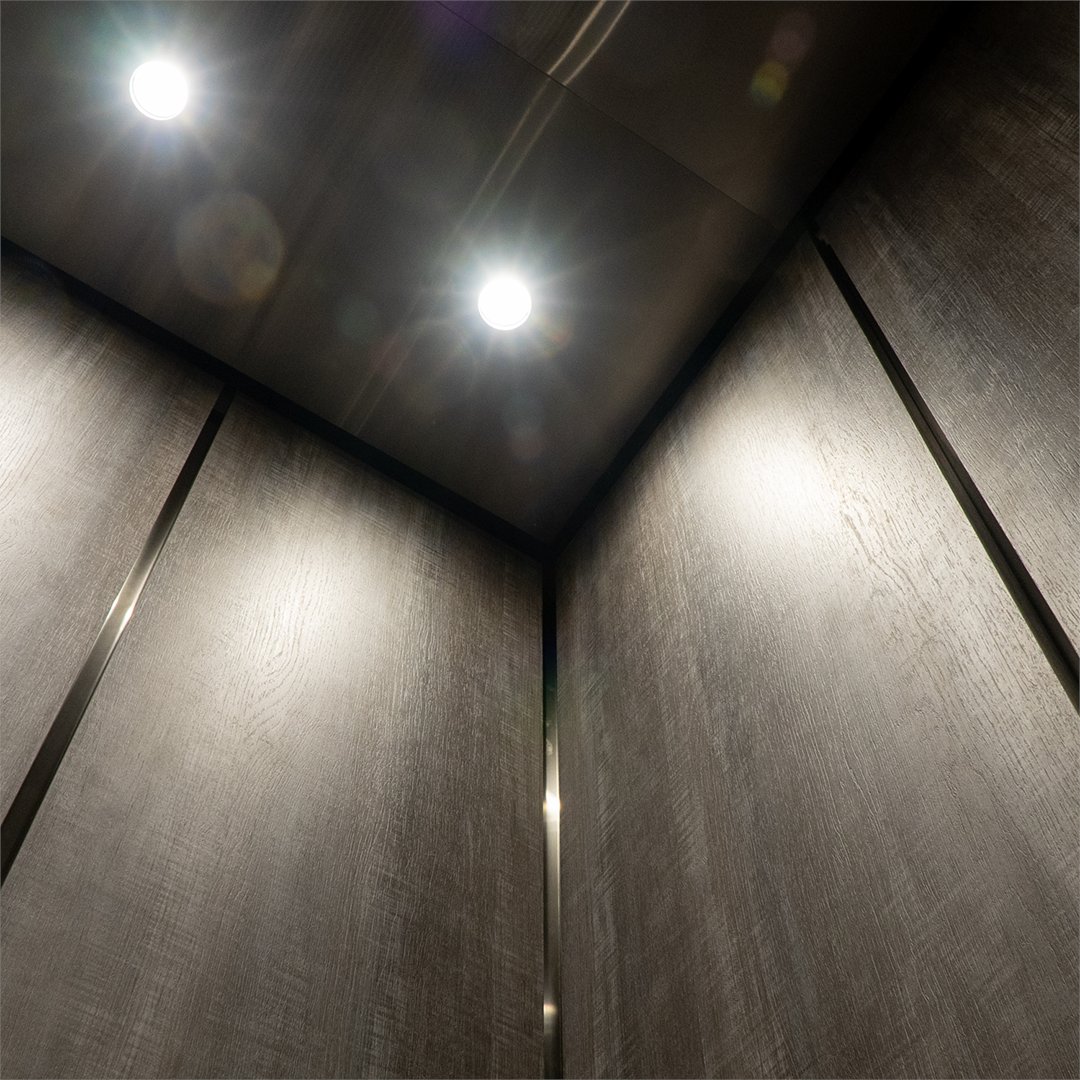 ucelevdesigns's tweet photo. #tbt: 62 West 62nd Street, a simple yet modern elevator featuring an upper and lower design with @Wilsonart plastic laminate and @rimex architectural metals. 😍 

#unitedcabs #nyc #luxurydesigninterior #interiordesign #moderninteriors #elevators #workmanship #elevatorworld https://t.co/IRrwhhF74M