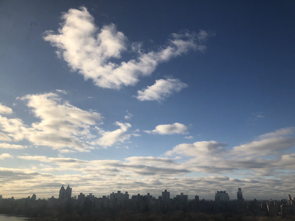feldstej's tweet photo. #thursdayview #thursdayvibes #goodthursday #thursdaythoughts #thursdaytb #thursdayclouds #clouds https://t.co/BAzVwW4oce