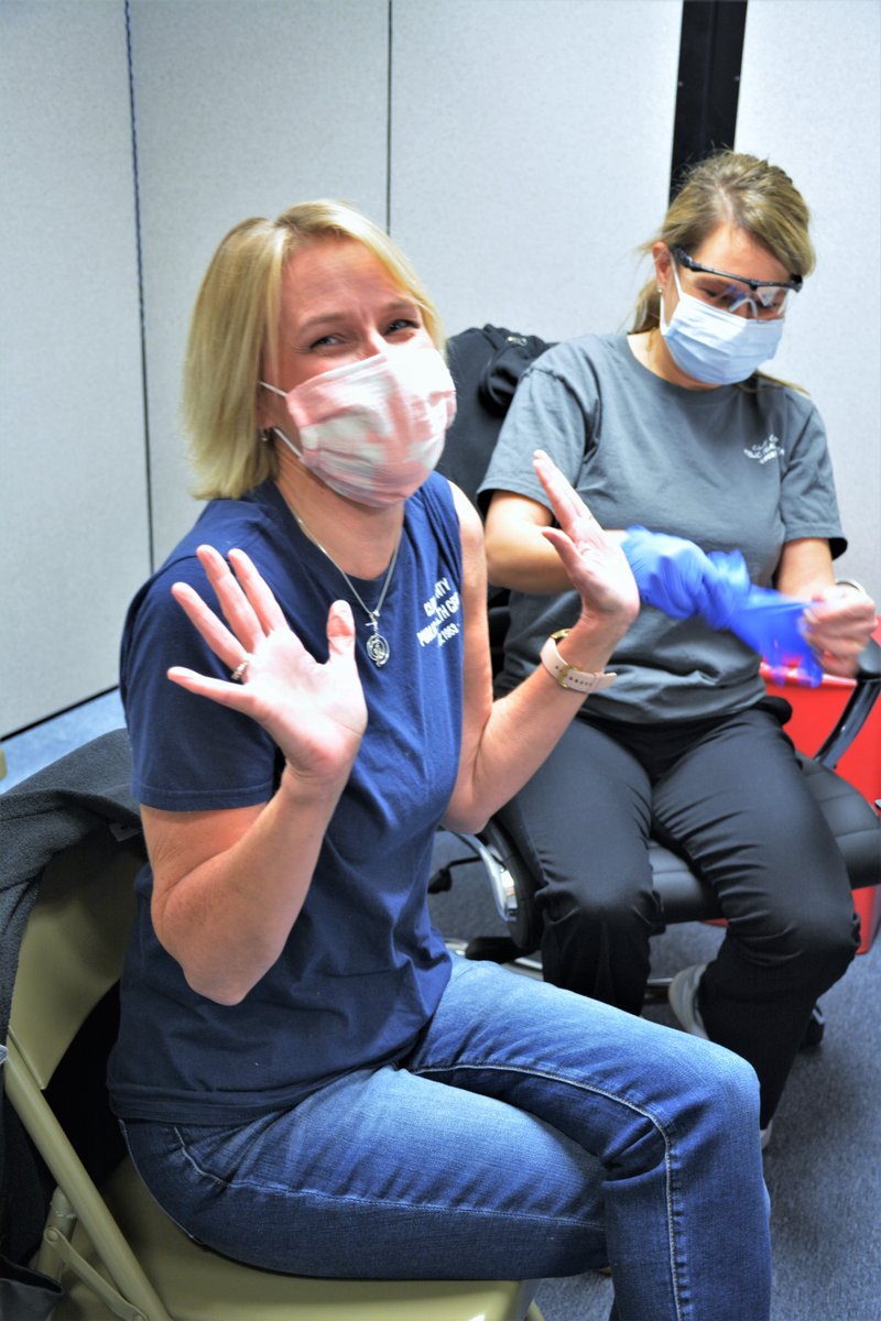 claymohealth's tweet image. #ExcitingUpdate CCPHC received its first shipment of #COVID19vaccine this week and began vaccinating patient-facing staff today. Clinics for the vaccination of eligible local health care workers will begin on Monday. 

Read today&apos;s full announcement: bit.ly/35lIa2V