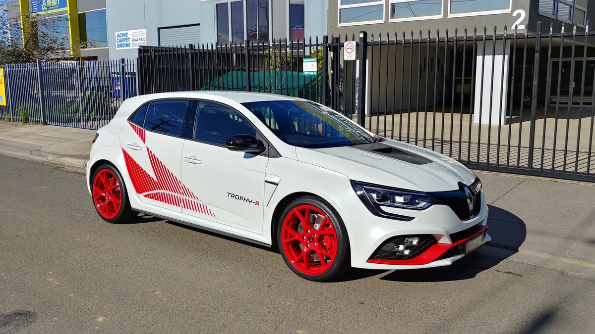 Impalfa's tweet photo. Massive weekend #RoadTrip planned for tomorrow in this! #TrophyR 🚗💭☀ https://t.co/Wri39C4XoM