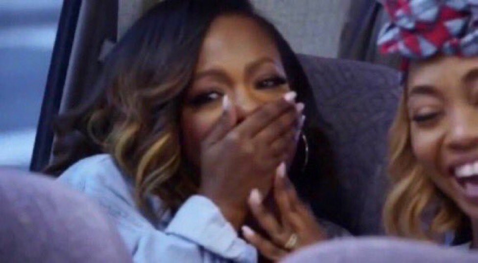 heathendevotee's tweet image. Lock and unlock several times. And don’t let me be in an elevator with my bag. I literally scrunch in the corner with a full clinch clutch. 
So glad I’m not the only one into the petty. 😂😂😂😂😂