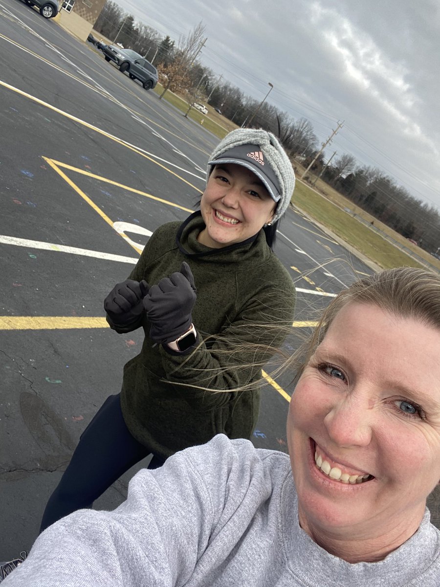 ToniMcKeeCCHS's tweet photo. @camelstrack #proudtobeacamel 3 mile Run completed! On to rest of the workout! https://t.co/PEMmDK33WF