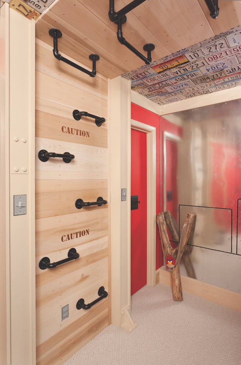 AdaptivDC's tweet photo. 💭When daydreams become reality...
Check out this tween bedroom. It features over 600 ceiling license plates, a custom elevated bed, an impressive floor storage armoire, &amp; a sheet metal wall for magnets! 😮❤️‍🔥

To climb in, you can use a rope, the rock wall, or monkey bars.💪 https://t.co/dbF5DUkkXz