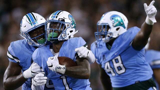 Logan_Ambroz's tweet photo. COMMITTED!! #RollWave 🌊🟢⚪️ https://t.co/QZTLB8Ud3G