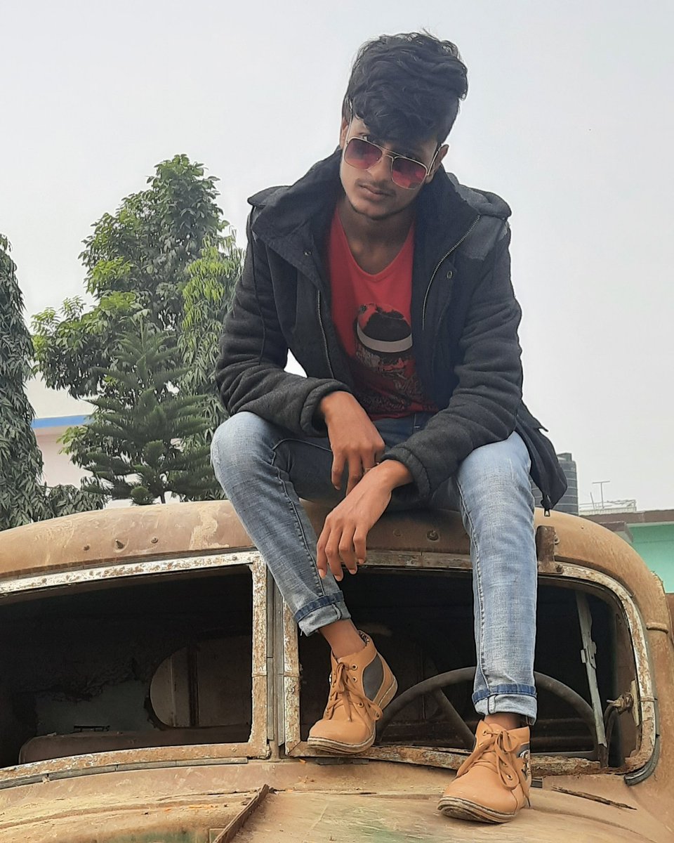 I am a hot dude with a cool attitude😎😎 #officalshivamkumar