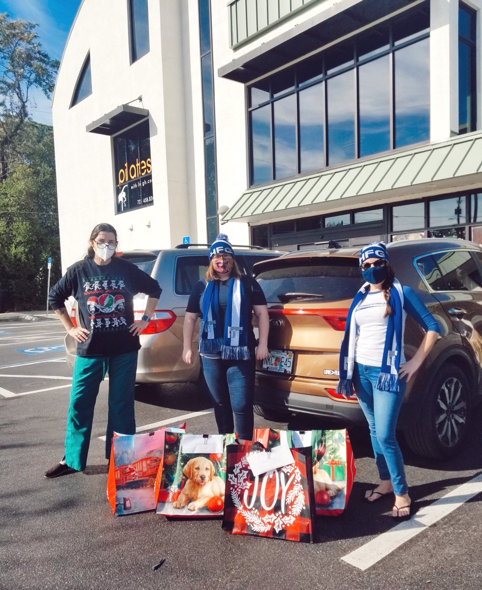 homeownersfg's tweet photo. The holidays may be over, but we still have stories to share about our season of #GivingBack! Today we want to highlight our branch in St. Petersburg, FL for supporting  @HannahsHomeless by donating $3,000 worth of gifts to 6 families in transitional housing! 🌟 https://t.co/ngMWxl8SwY