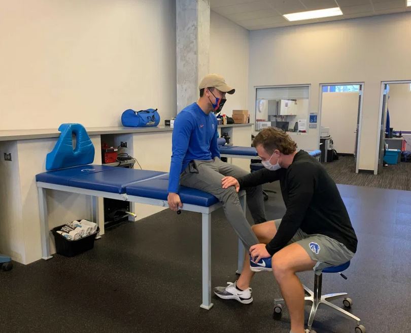 BOCATC's tweet image. How #AthleticTrainers are helping student-athletes navigate the pandemic. bit.ly/3bftDd3 #AthleticTrainer #at4all