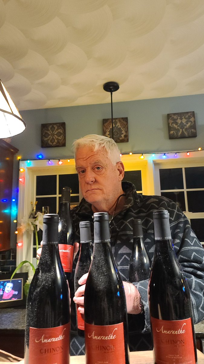 mdolan1's tweet photo. You have to love wine deliveries. #fatirishwineguy #sommselect #Loire https://t.co/4q7X8iU0qW