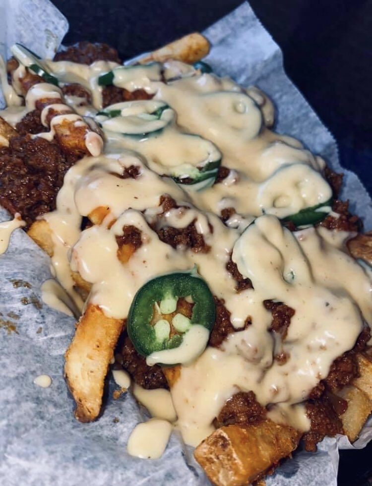 ShoreHouseTav's tweet photo. This week’s features are Chorizo chili cheese fries and Chicken mushroom spinach flatbread! Get them now! https://t.co/ZGozOE04GH
