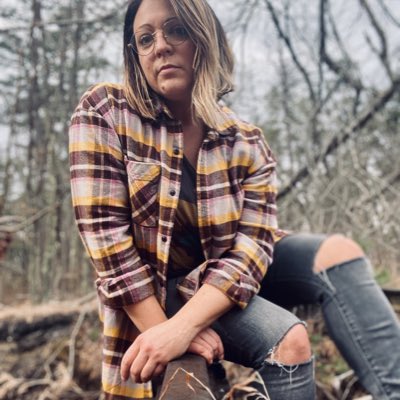 sarlinz's tweet photo. #NewProfilePic https://t.co/1feaYMhpZj