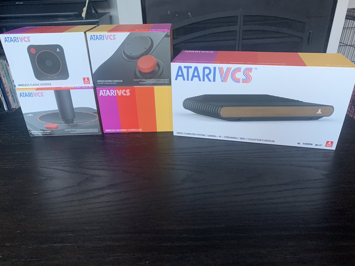 gasboy9's tweet photo. So it arrived a few issues needing help with graphics seem off, took my payment for vcs vault 2 twice and won’t download my keyboard works in Netflix but not ant stream https://t.co/pCesdeQY48